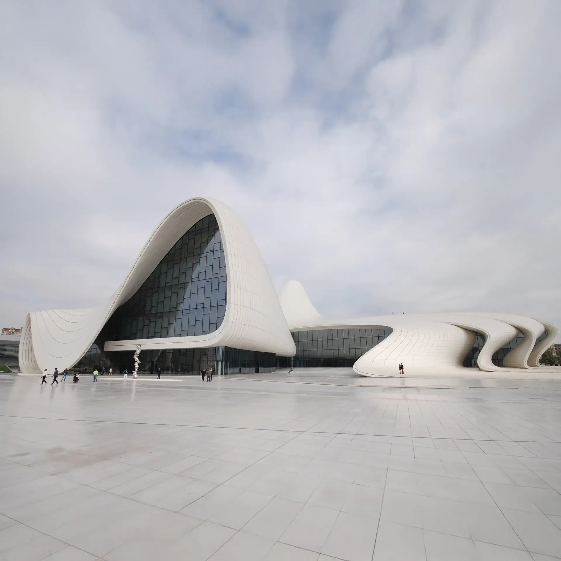 10 Masterful Structures Designed by Zaha Hadid: A Legacy of Bold Architecture