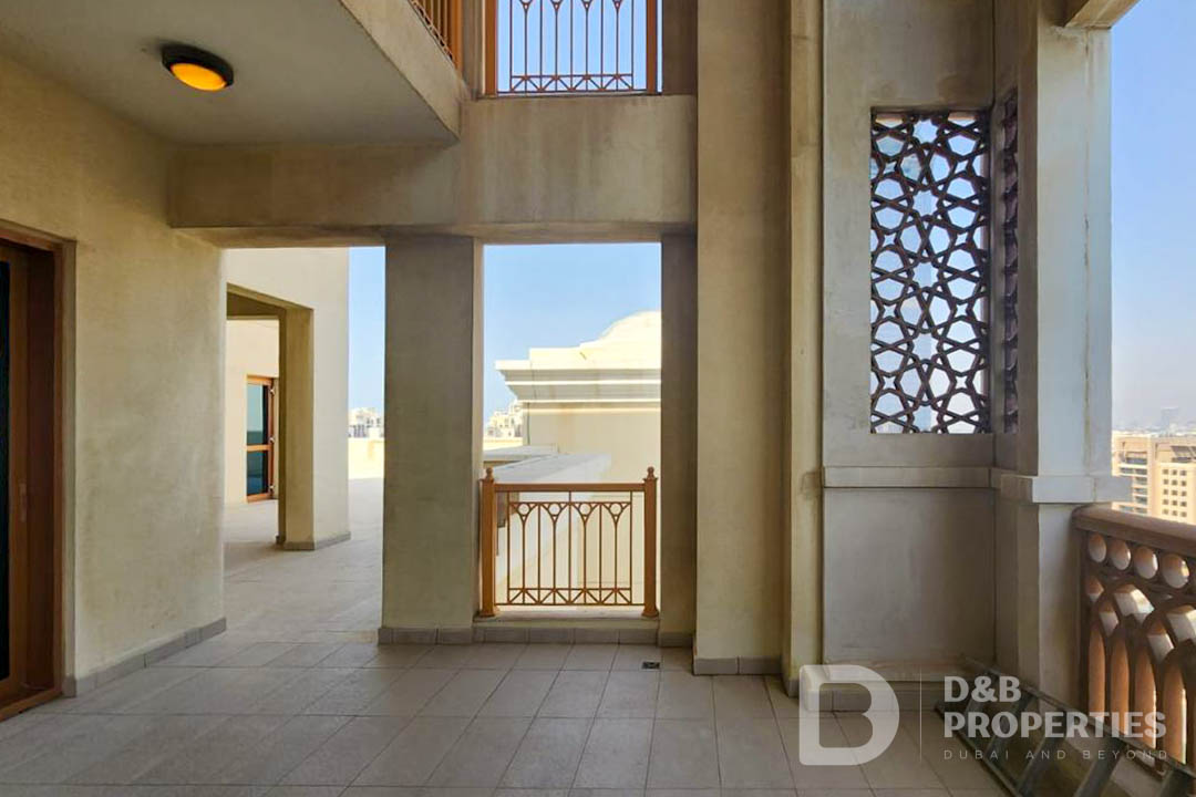 Duplex Penthouse | Sea View | Prime Location