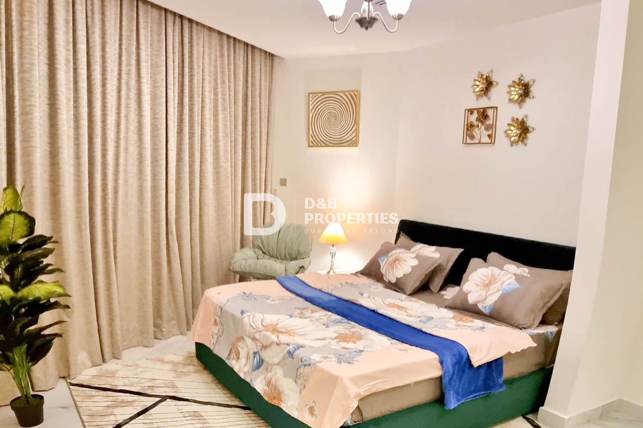 Spacious 2BR | Burj Khalifa + Canal View | Vacant