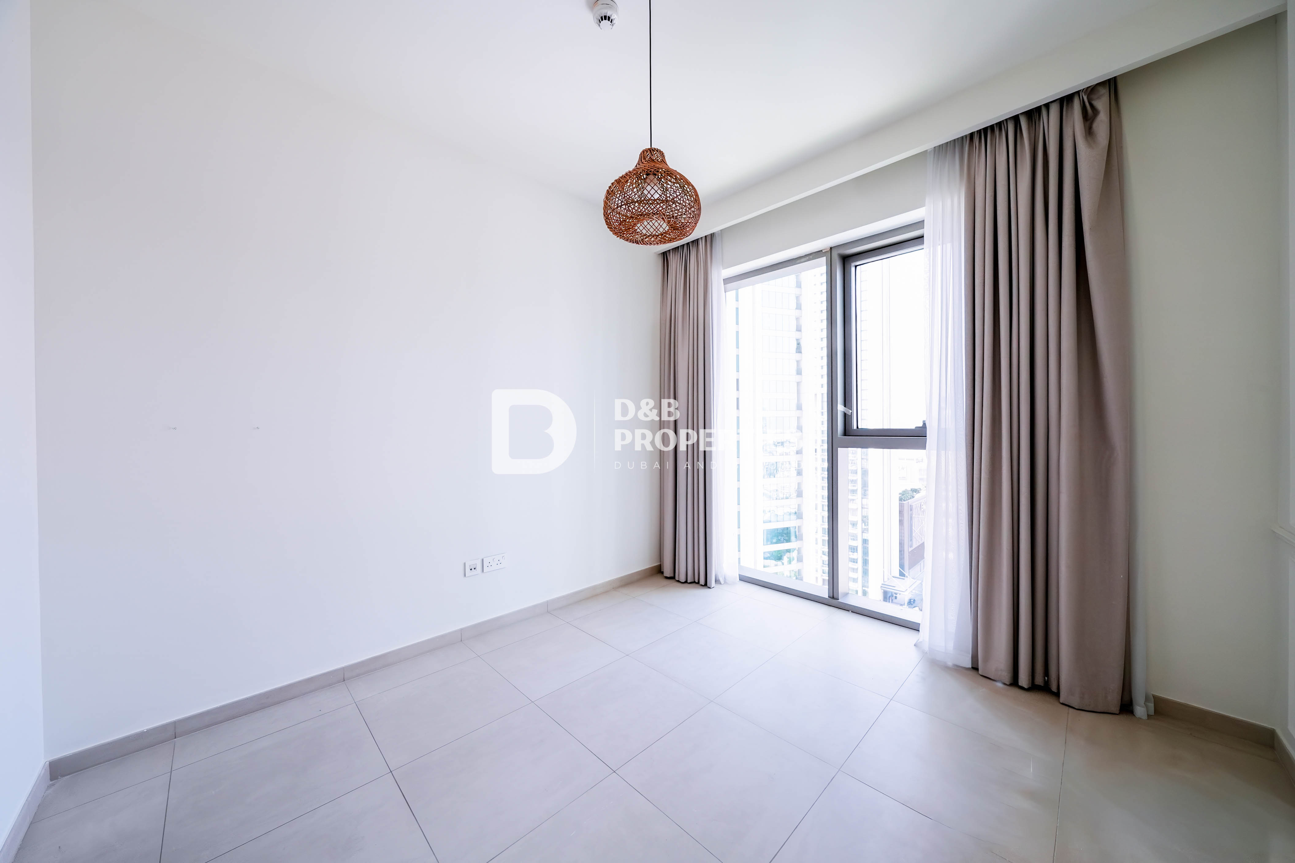 BURJ KHALIFA VIEW | READY TO MOVE | LOW FLOOR