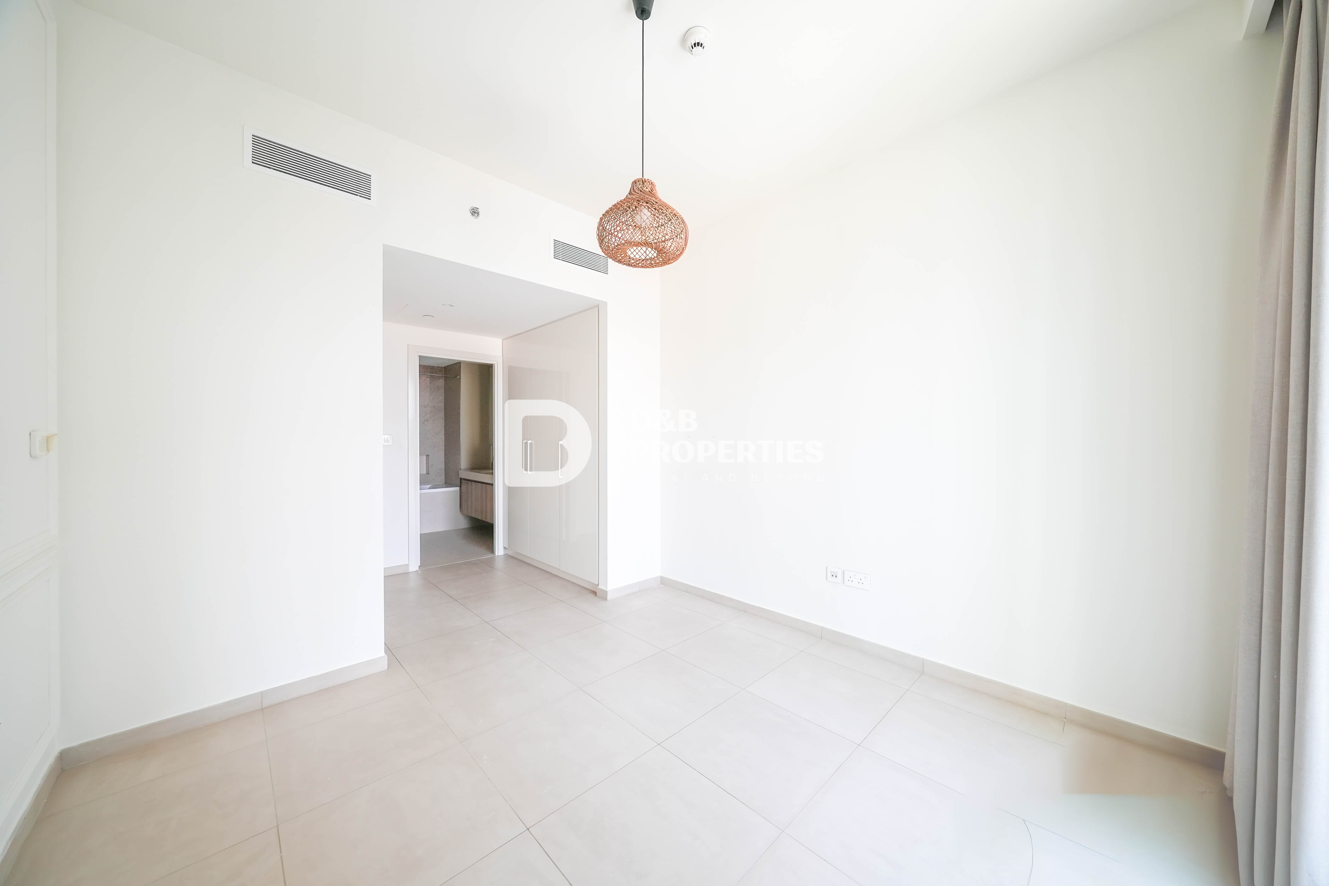 BURJ KHALIFA VIEW | READY TO MOVE | LOW FLOOR