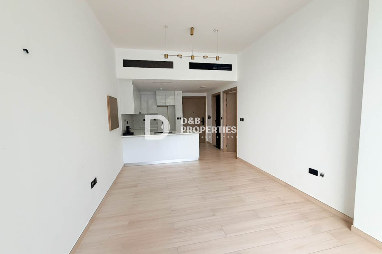 Spacious and Big Layout | Vacant Now