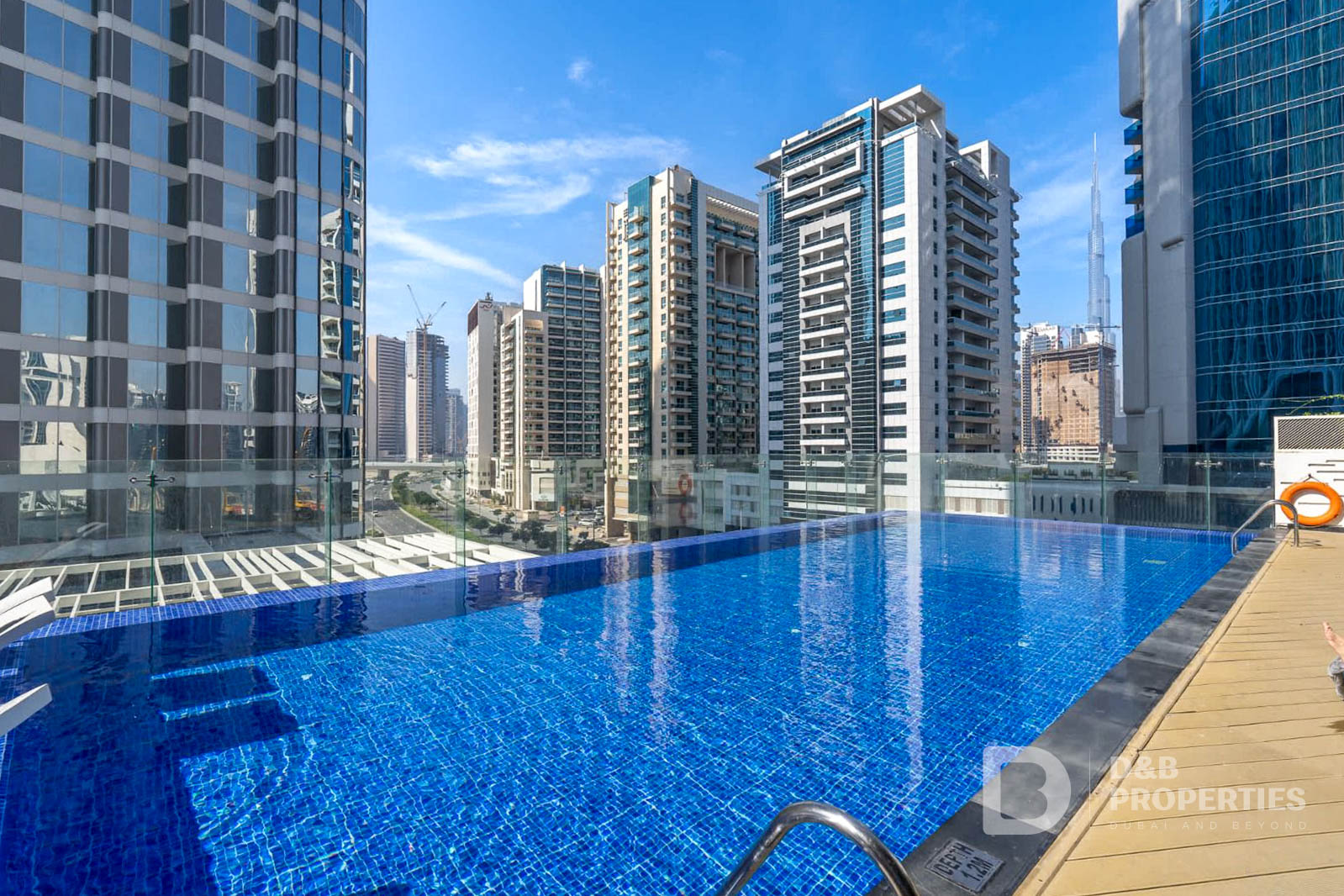 AVAILABLE NOW | FURNISHED | BIG LAYOUT