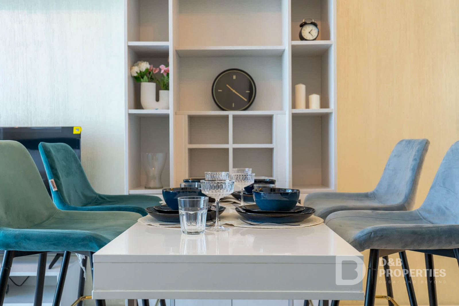 AVAILABLE NOW | FURNISHED | BIG LAYOUT
