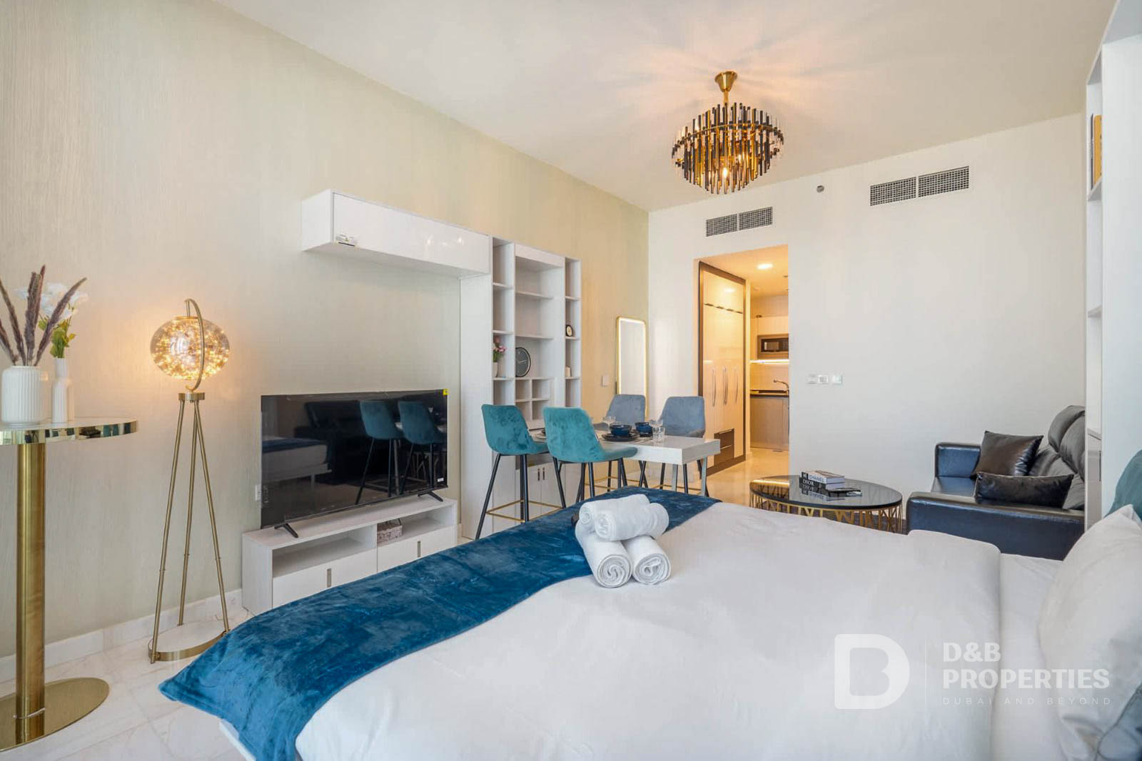 AVAILABLE NOW | FURNISHED | BIG LAYOUT