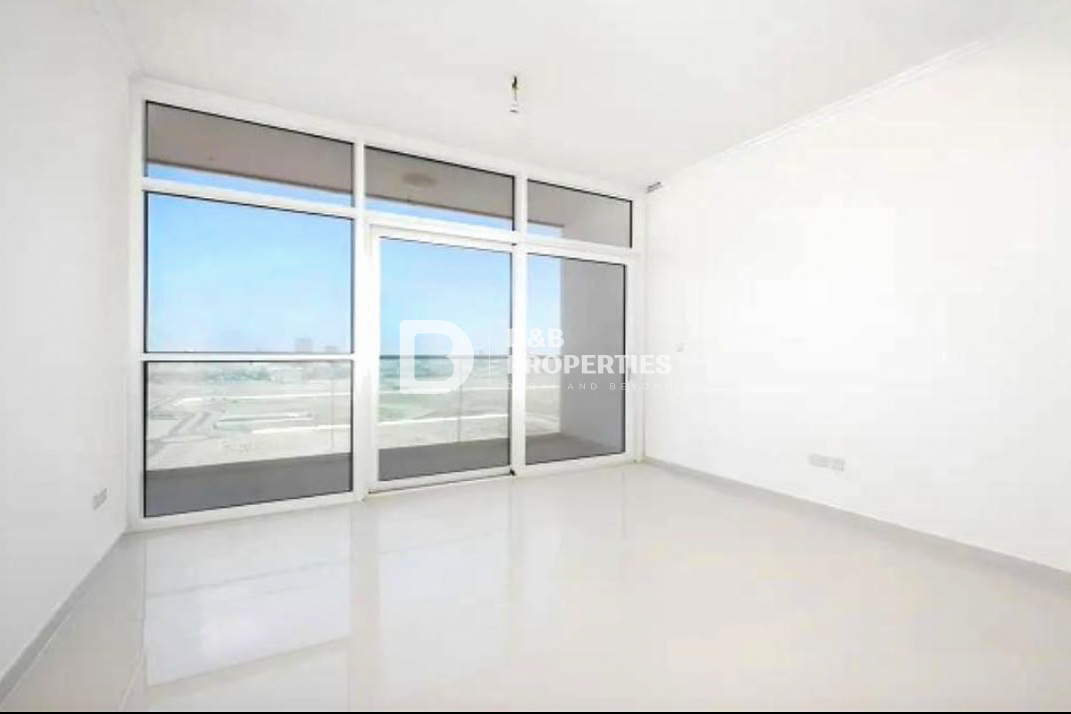 Studio with Balcony | Spacious Layout | Vacant