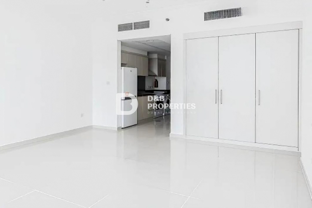 Studio with Balcony | Spacious Layout | Vacant