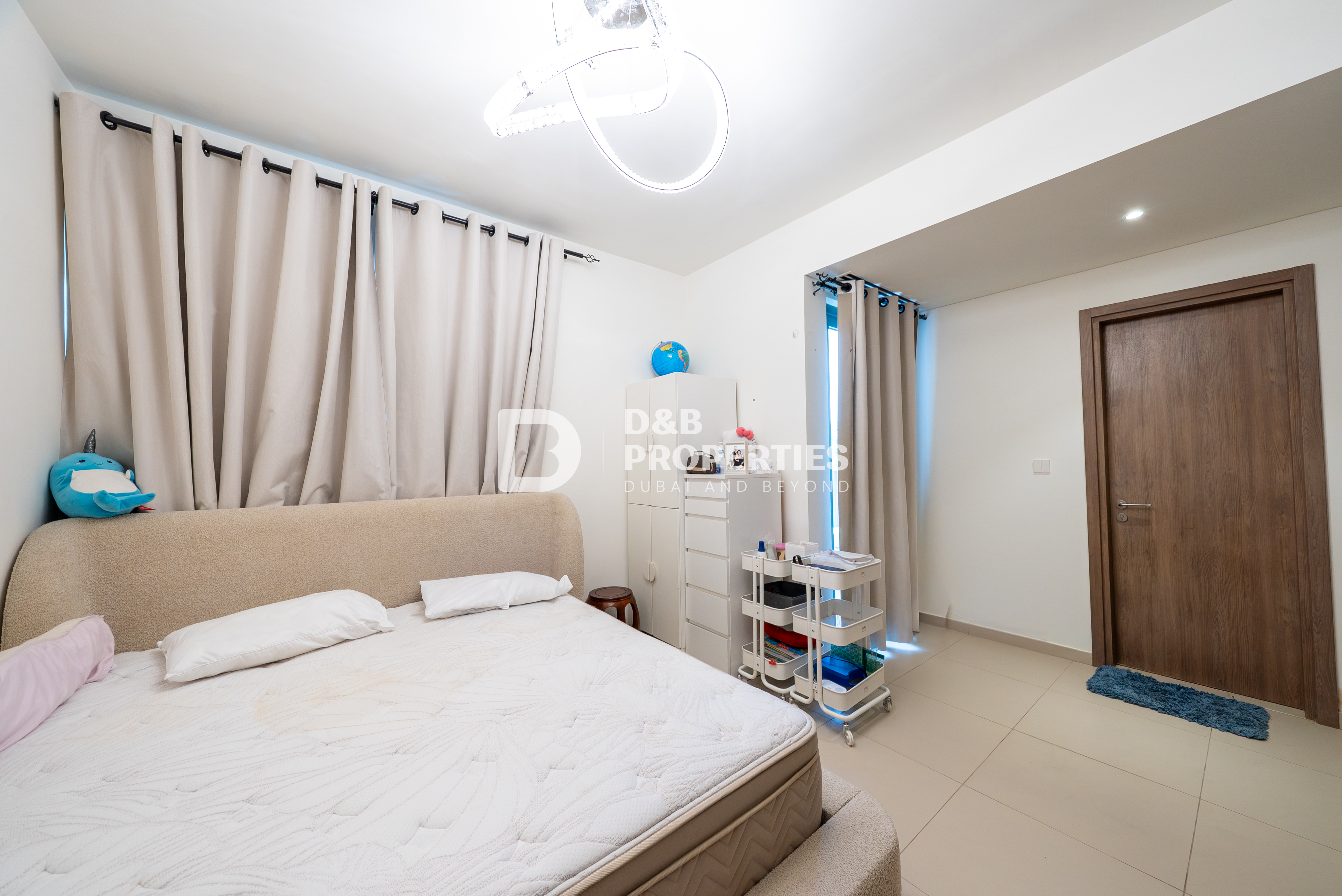 Stunning | Single Row | Close To Amenities