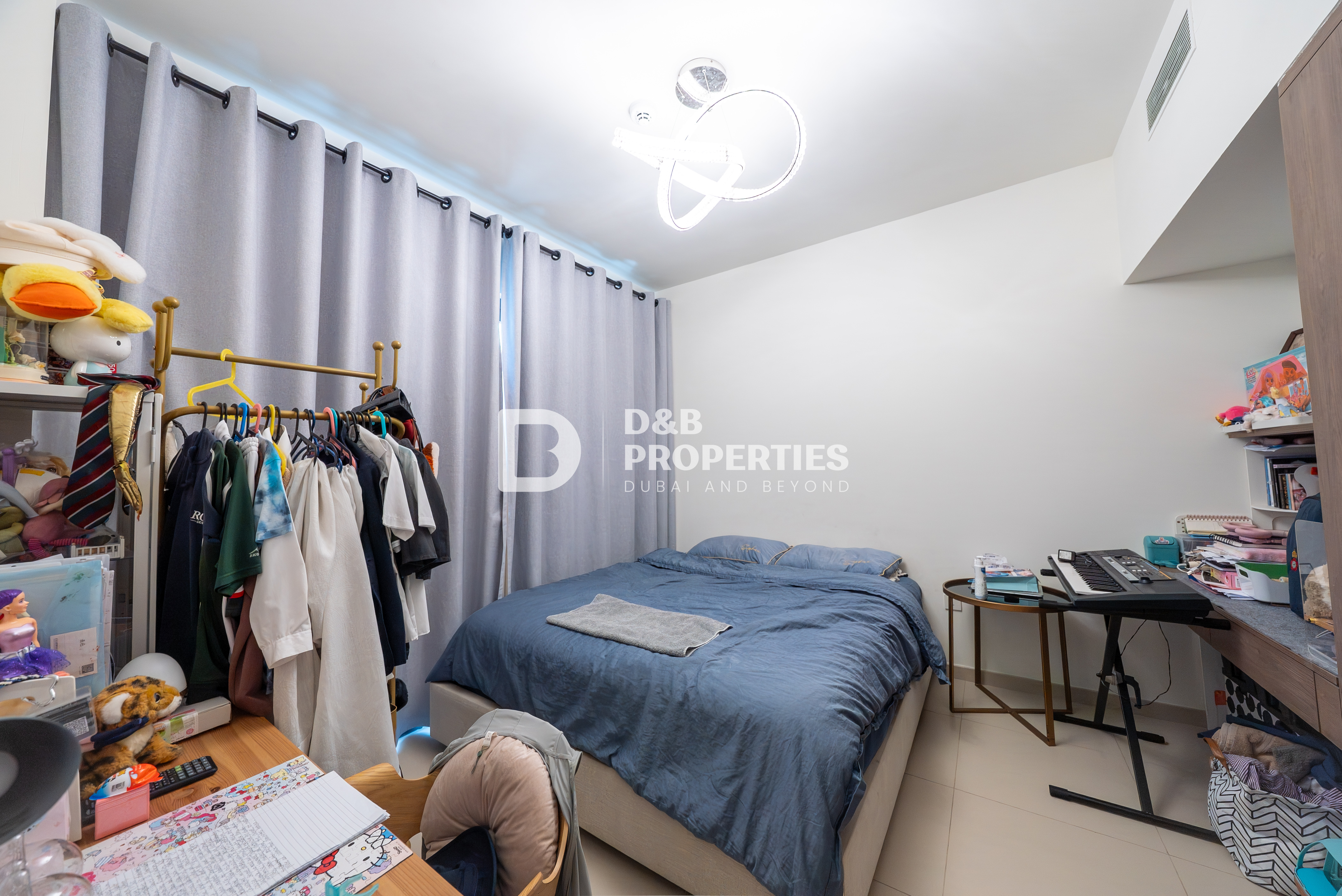 Stunning | Single Row | Close To Amenities