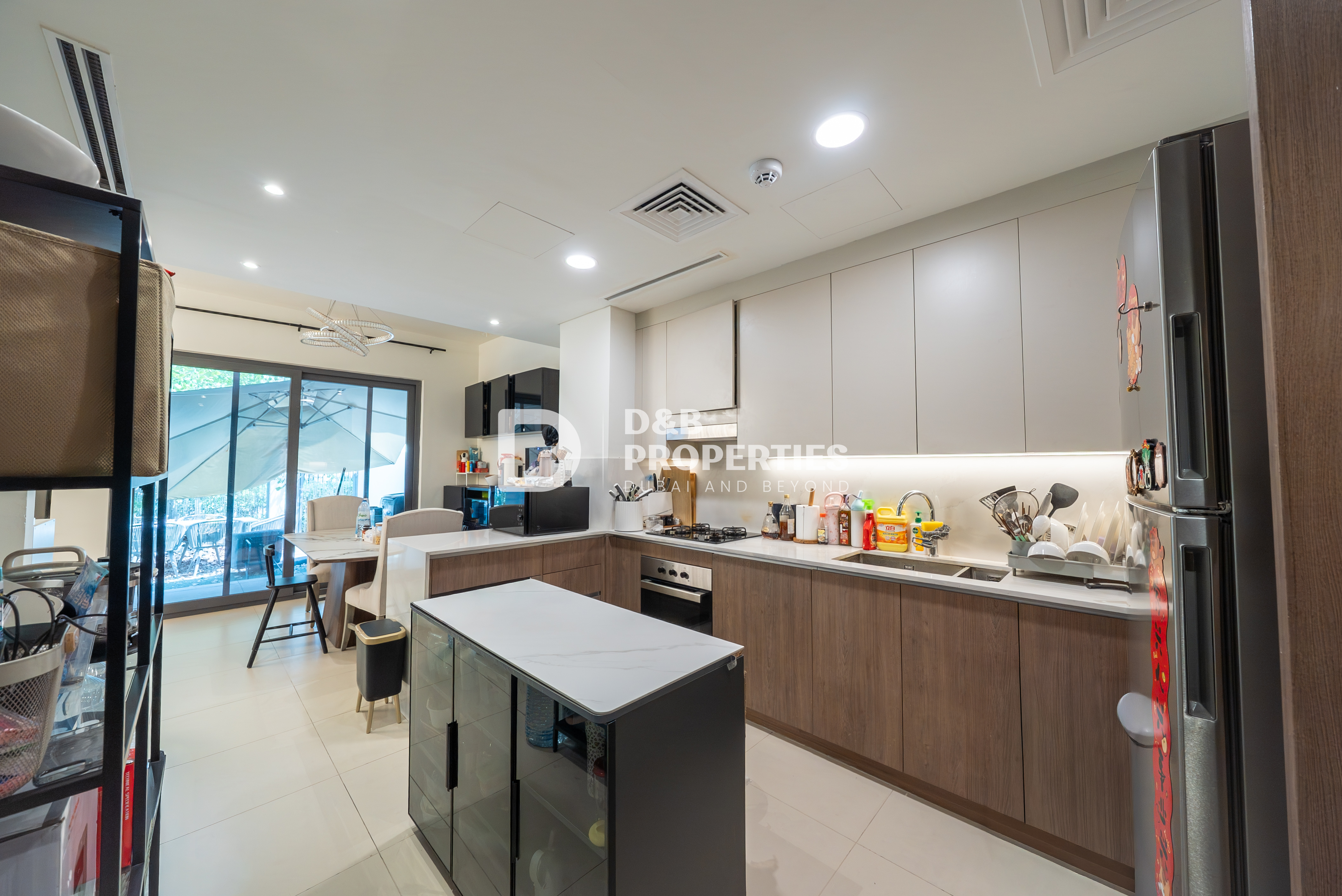 Stunning | Single Row | Close To Amenities
