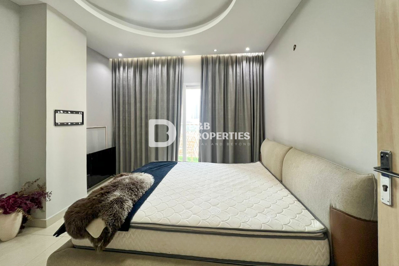 Elegant 2BR | Vacant Now | Furnished