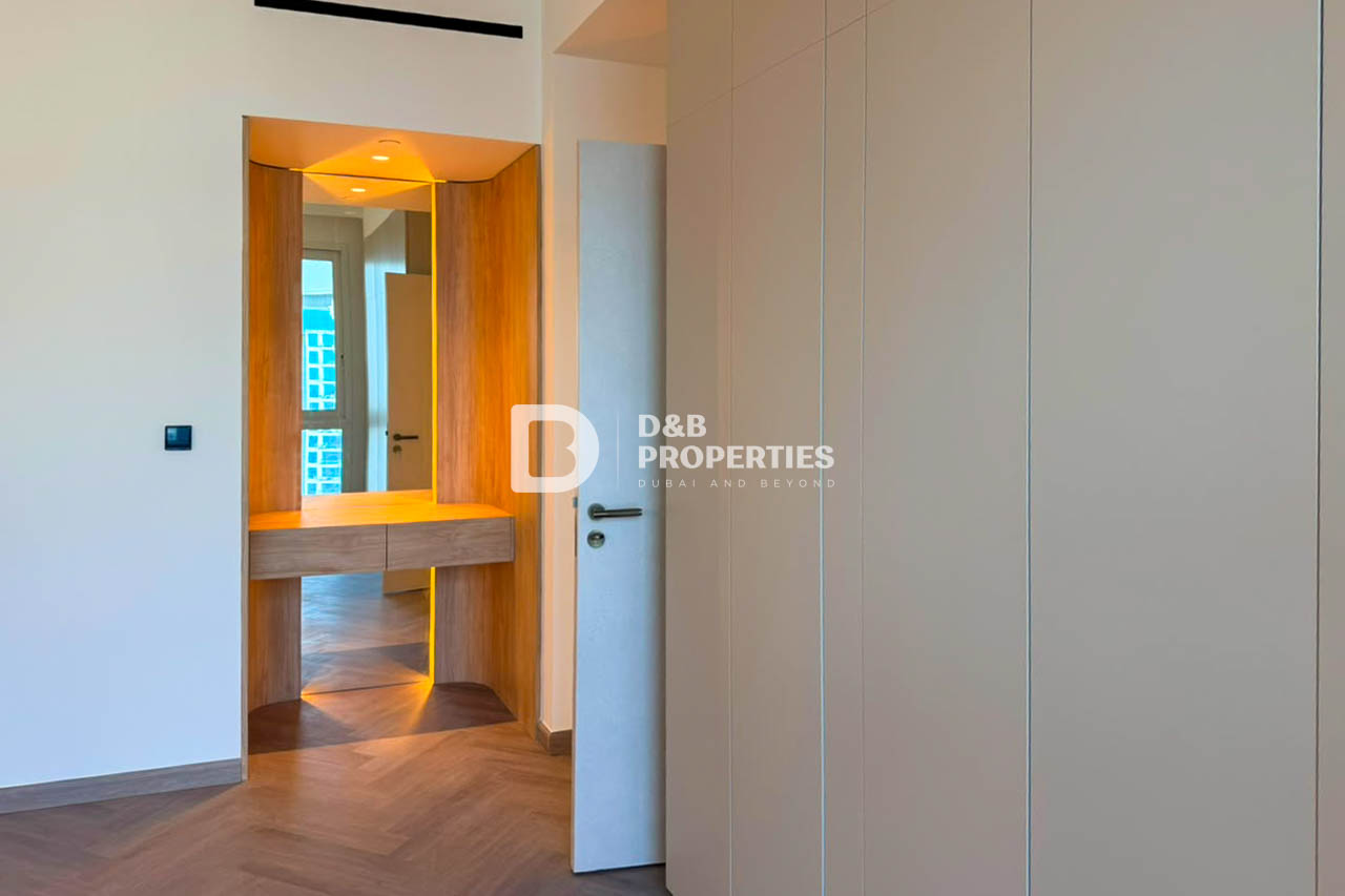Upgraded Type C | Marina & Palm View | Maid's Room