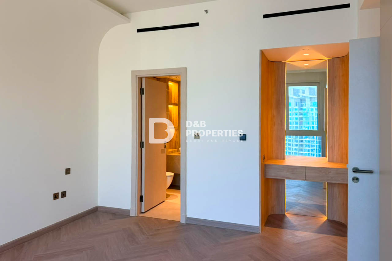 Upgraded Type C | Marina & Palm View | Maid's Room