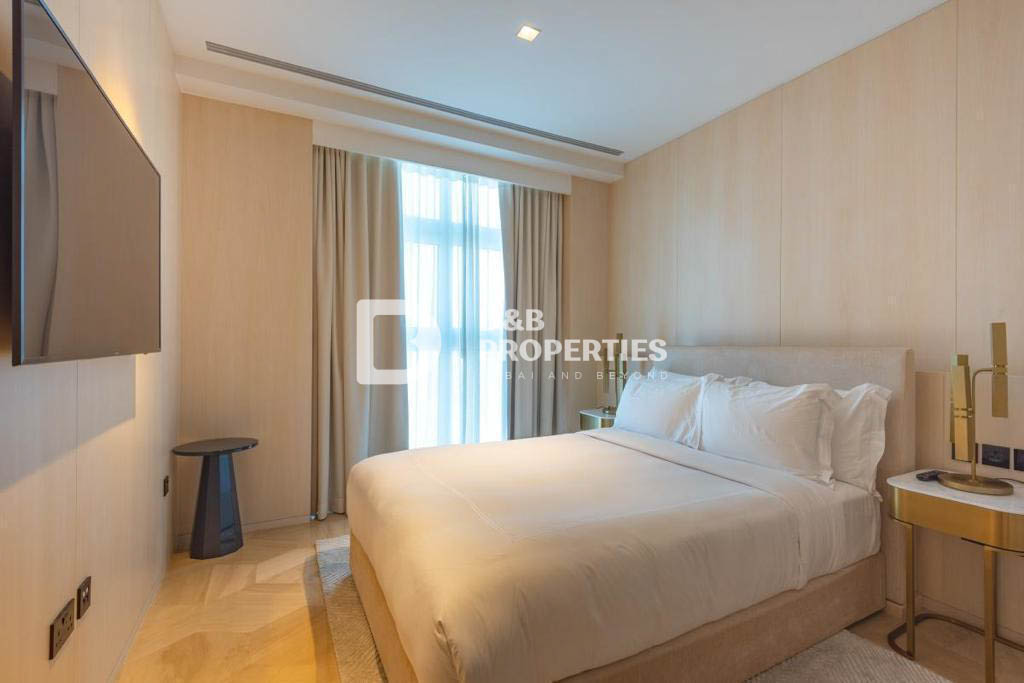 Corner Unit | Fully Furnished | Sea & Palm View