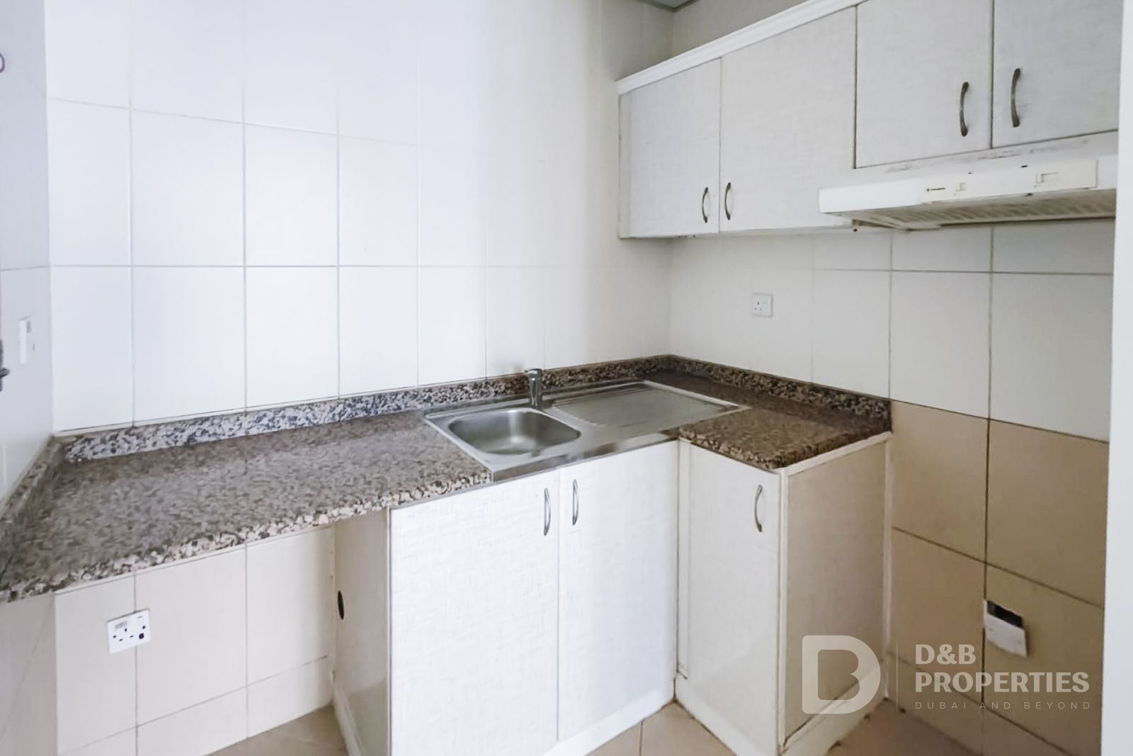 Lake View | Low Floor | Investor Deal